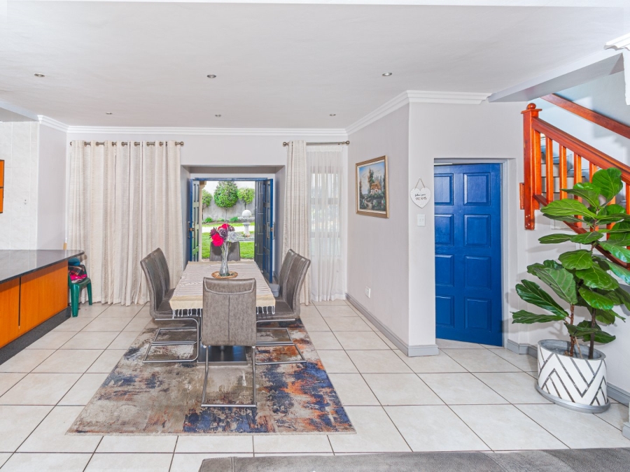 4 Bedroom Property for Sale in Birdwood Estate North West